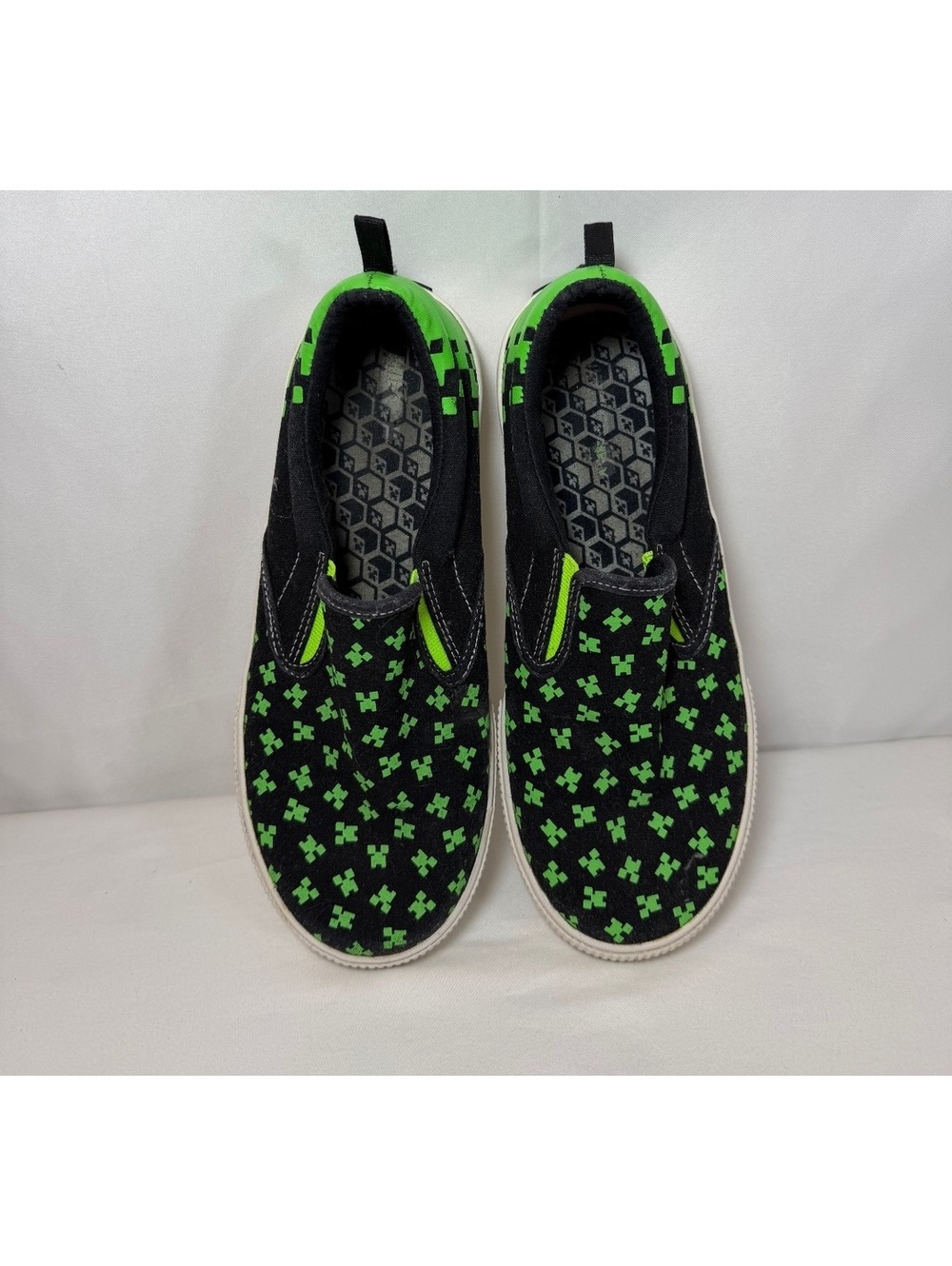 Minecraft Kid’s Slip-On Sneakers Black and Green Patterned Size 5